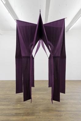 Musa paradisiaca, Baldaquino [Baldaquin], 2015. Courtesy Dan Gunn, Berlin et 3+1 Arte Contemporânea, Lisbonne. Photo : Aurélien Mole.