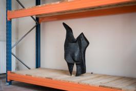 Maxime Bondu, Black Knight Satellite, 2019. Vue de l’exposition « Le vol du Pan » au Lycée des métiers Roland Garros. Production Lycée des métiers Roland Garros et BBB centre d’art, Toulouse. Curateur & crédit photo : Émile Ouroumov,.