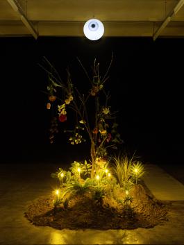 Vue de l’exposition Hugues Reip, L’Évasion, Centre d’art contemporain d’Ivry – le Crédac, 2018. The Eyeland, 2018. Courtesy de l’artiste. Photo : André Morin / le Crédac. © Hugues Reip / ADAGP, Paris, 2018. 