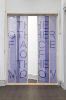 Elise Florenty & Marcel Türkowsky, To the Hidden Face of the Moon [Vers la face cachée de la lune], 2018. Fusuma Karakuri Portal n°1. 240 x 26 x 330 cm. Bois, filets colorés, acrylique. Courtesy des artistes. Production CRAC Alsace. Photo A. Mole.