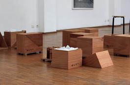 Béatrice Balcou, Boîte pour “Children’s trolley (I Had Trouble in Getting to Solla Sollew)”placebo