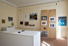 Vue de l’exposition, A sillonner les montagnes, il faut écouter la mélopée, 2017. Photographie : ©fdeladerrier