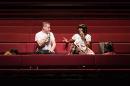 Frédéric Nauczyciel et Lisa Revlon, "I Like the Hood – Chapitre 2", 2019, La Ferme du Buisson. Photographie © Émile Ouroumov. Frédéric Nauczyciel et Lisa Revlon, "I Like the Hood – Chapitre 2", 2019, La Ferme du Buisson. Photographie © Émile Ouroumov.