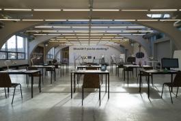 Fichier RYBN.ORG Légende : RYBN.ORG, "Human Computers", 2020 Vue de l'exposition "Algotaylorism", 2020 © La Kunsthalle - photo : Sébastien Bozon