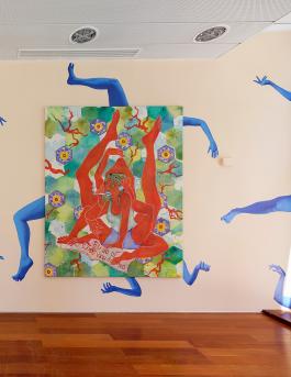 Performative Body – Embodied Performances Red sur collage mural Corps bleu, 2018