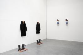 Aurélie Ferruel et Florentine Guédon, La Suée du dindon (costumes), 2020. Techniques mixtes. Production Le 19, Crac. Photo Angélique Pichon et le 19 Crac.