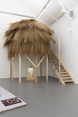 Éléonore Saintagnan, vue de l’exposition L’Œuf pondu deux fois, La Criée centre d’art contemporain, Rennes, 2019 courtesy de l’artiste photo : Benoît Mauras