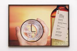 Natalie Czech, CLOCK / SEAGRAM’S, 2016. Courtesy l’artiste, Capitain Petzel, Berlin et Kadel Willborn, Düsseldorf. Photographie Aurélien Mole