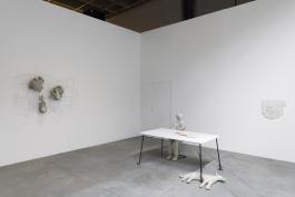 Anna Hulacová, Good morning morning, détail, 2018. Vue de l’exposition « Encore un jour banane pour le poisson-rêve », Palais de Tokyo (22.06 – 09.09.2018). Courtesy de l'artiste et hunt kastner (Prague). Photographie  © Aurélien Mole