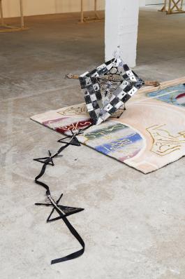 Anna Solal, Cerf-volant Gucci, 2018 - Passerelle Centre d'art contemporain, Brest © photo : Aurélien Mole, 2018