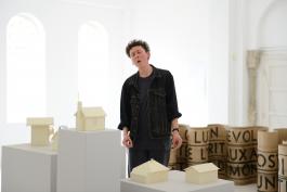 Dominique Gilliot, Performance relative au sujet, 2018. Photo : Fanny Larcher-Collin