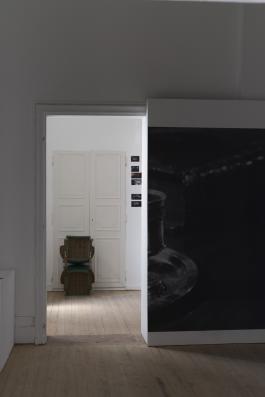 Laurent Fiévet, Ten, installation à l'ancien tribunal de Lectoure (L'été photographique de Lectoure), 2018 © CAPL