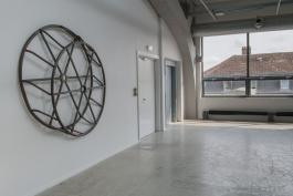 Vue de l'exposition "Nœuds négatifs", 2018. Étienne Chambaud, "Projection", 2018 © La Kunsthalle - photo : Sébastien Bozon