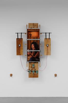 Florian Sumi, Computers, 2018. Vue de l'exposition «MEMBRAINS» (cur. Céline Poulin), CAC Brétigny, 2018. Photo Aurélien Mole.