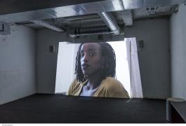Emmanuelle Lainé et Benjamin Valenza « Est-on prêtes à endosser les habits de l’artiste ? », 2018 Production de La Galerie, centre d’art contemporain, Noisy-le-Sec et Labor Zero Labor Courtesy des artistes Photo :  Pierre Antoine 2018