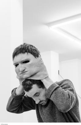 Jean-Charles de Quillacq  Le remplaçant, 2018 Réalisation : Jonathan Lebrun Production de La Galerie, Noisy-le-Sec Courtesy de l’artiste et de Marcelle Alix, Paris Photo : Pierre Antoine 2018