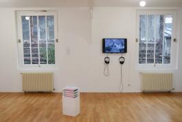 Vue de l’expo­si­tion « Akademia : Performing Life », Villa Vassilieff, Paris, 2018. Ieva Balode, Equal Tense, 2017-2018. Courtesy : Ieva Balode Image : Mathilde Assier 