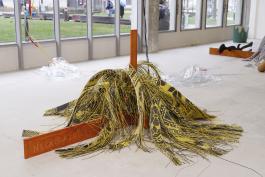 Vue de l’exposition de Julien Creuzet, La pluie a rendu cela possible (…) à Bétonsalon - Centre d’art et de recherche, Paris, 2018. Image © Aurélien Mole.