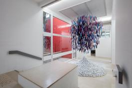 Dominique Zinkpé, Globe, 2017, Production Villa Arson, le Centre Arts et Culture de Cotonou, Galerie Vallois, Paris, crédit Loïc Thébaud / Villa Arson