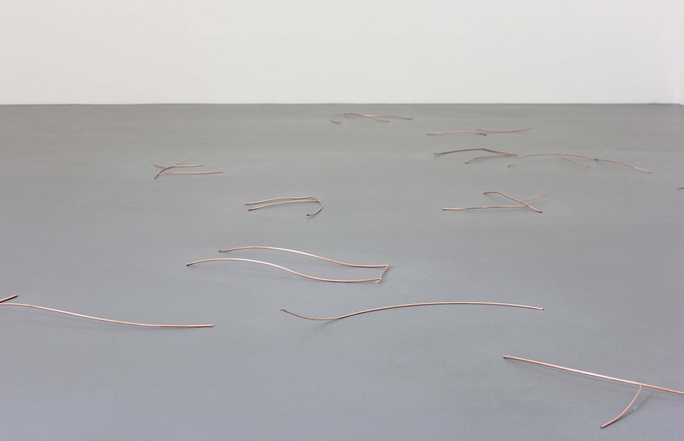 Joana Escoval, Impossible obéissance, vue de l’exposition Lichens Nevers Lie, La Criée centre d’art contemporain, Rennes, 2016 production : La Criée centre d’art contemporain, Rennes photo : Benoît Mauras Joana Escoval, Impossible obéissance, vue de l’exposition Lichens Nevers Lie, La Criée centre d’art contemporain, Rennes, 2016 production : La Criée centre d’art contemporain, Rennes photo : Benoît Mauras