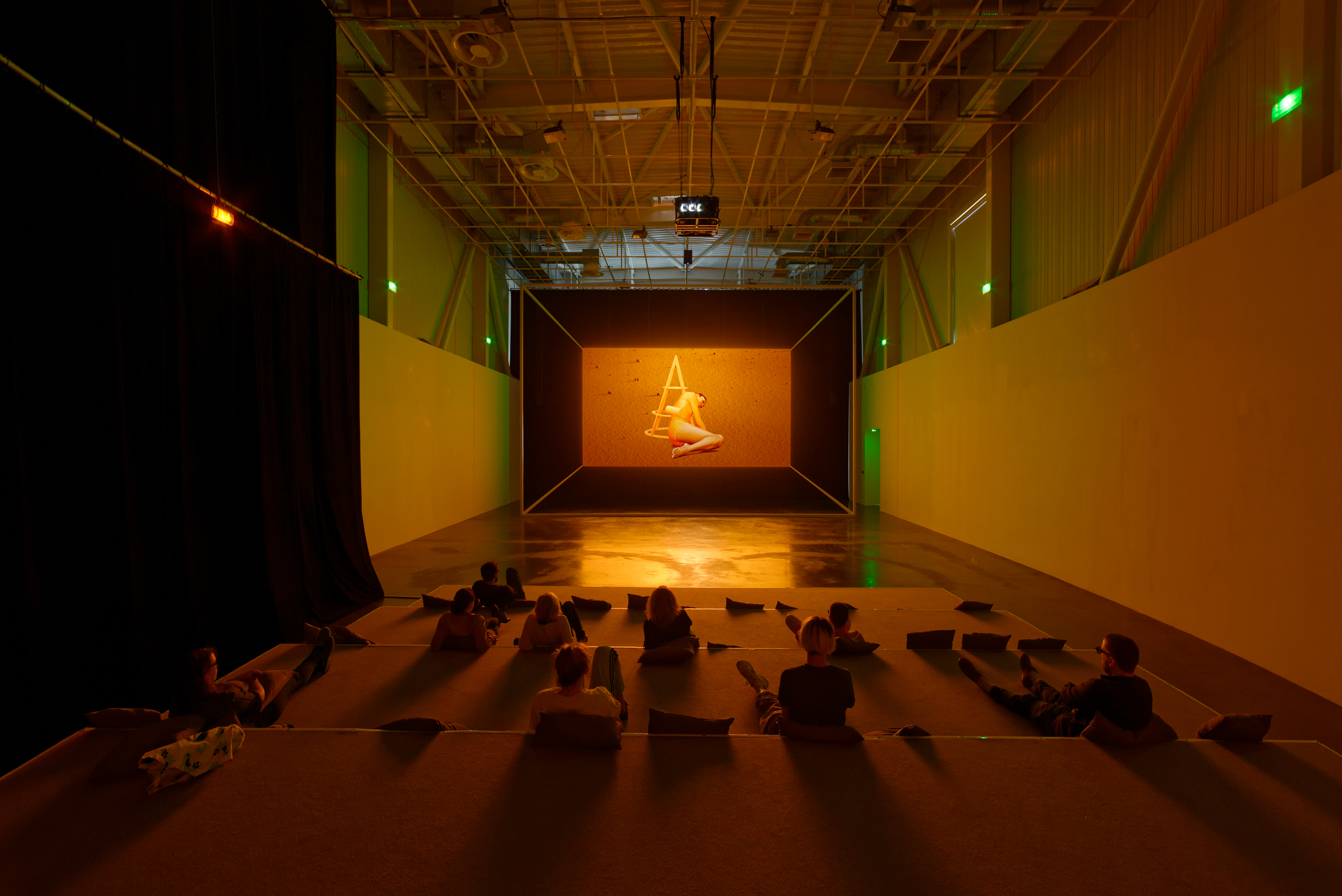 Charles Atlas, TESSERACT, 2016-2017, chorégraphie : Rashaun Mitchell + Silas Riener. Production : EMPAC, Rensselaer Polytechnic Institute et Triangle France. © Aurélien Mole