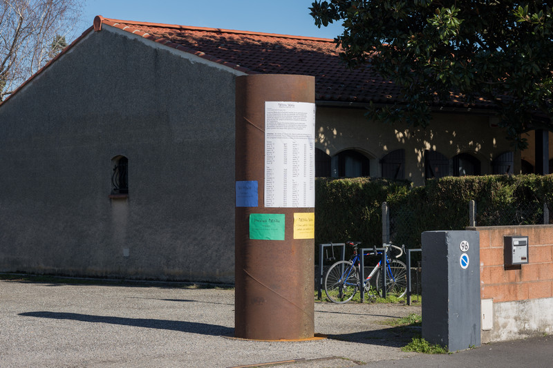 Dominique Mathieu. Fût, 2019, support de signalétique. Vue de l’exposition Dominique Mathieu. Fût, 2019, support de signalétique. Vue de l’exposition