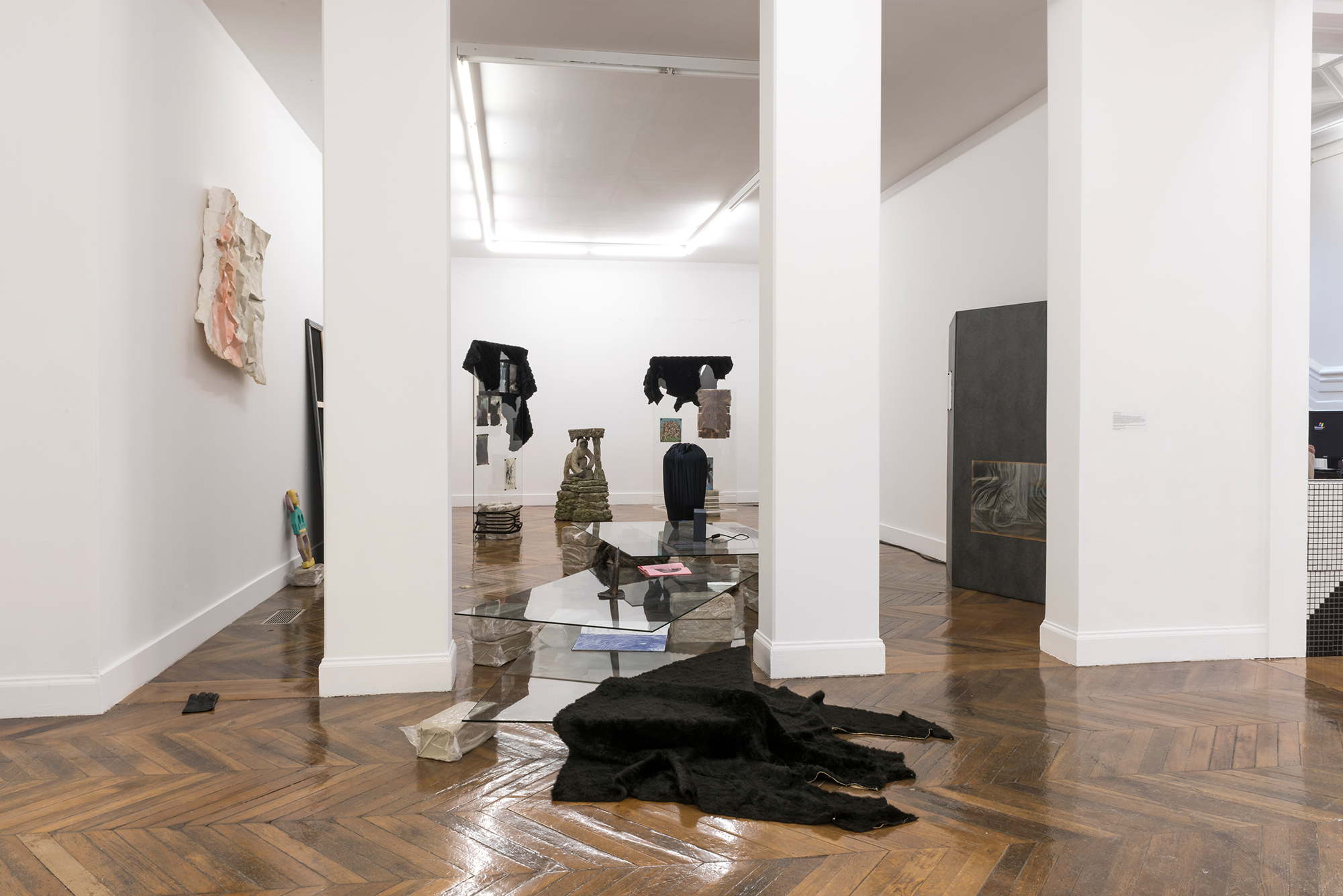 Jagna Ciuchta L’un dans l’autre, 2017 Argile, corde, fourrure synthétique, peinture, verre Courtesy de l'artiste Photo Pierre Antoine Jagna Ciuchta L’un dans l’autre, 2017 Argile, corde, fourrure synthétique, peinture, verre Courtesy de l'artiste Photo Pierre Antoine
