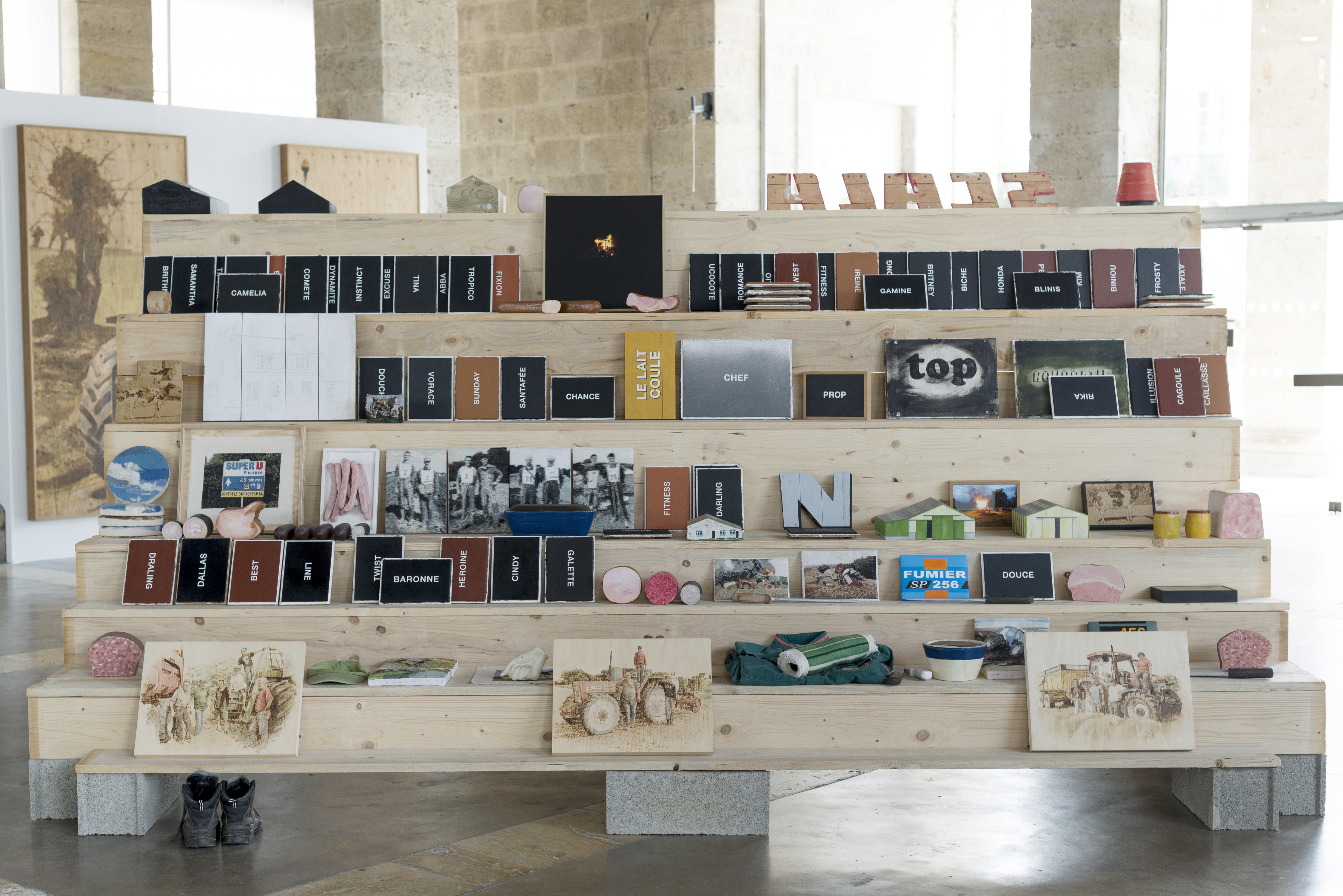 Pascal Rivet, Spontus, installation à la halle aux grains (L'été photographique de Lectoure), 2019 © CAPL Pascal Rivet, Spontus, installation à la halle aux grains (L'été photographique de Lectoure), 2019 © CAPL