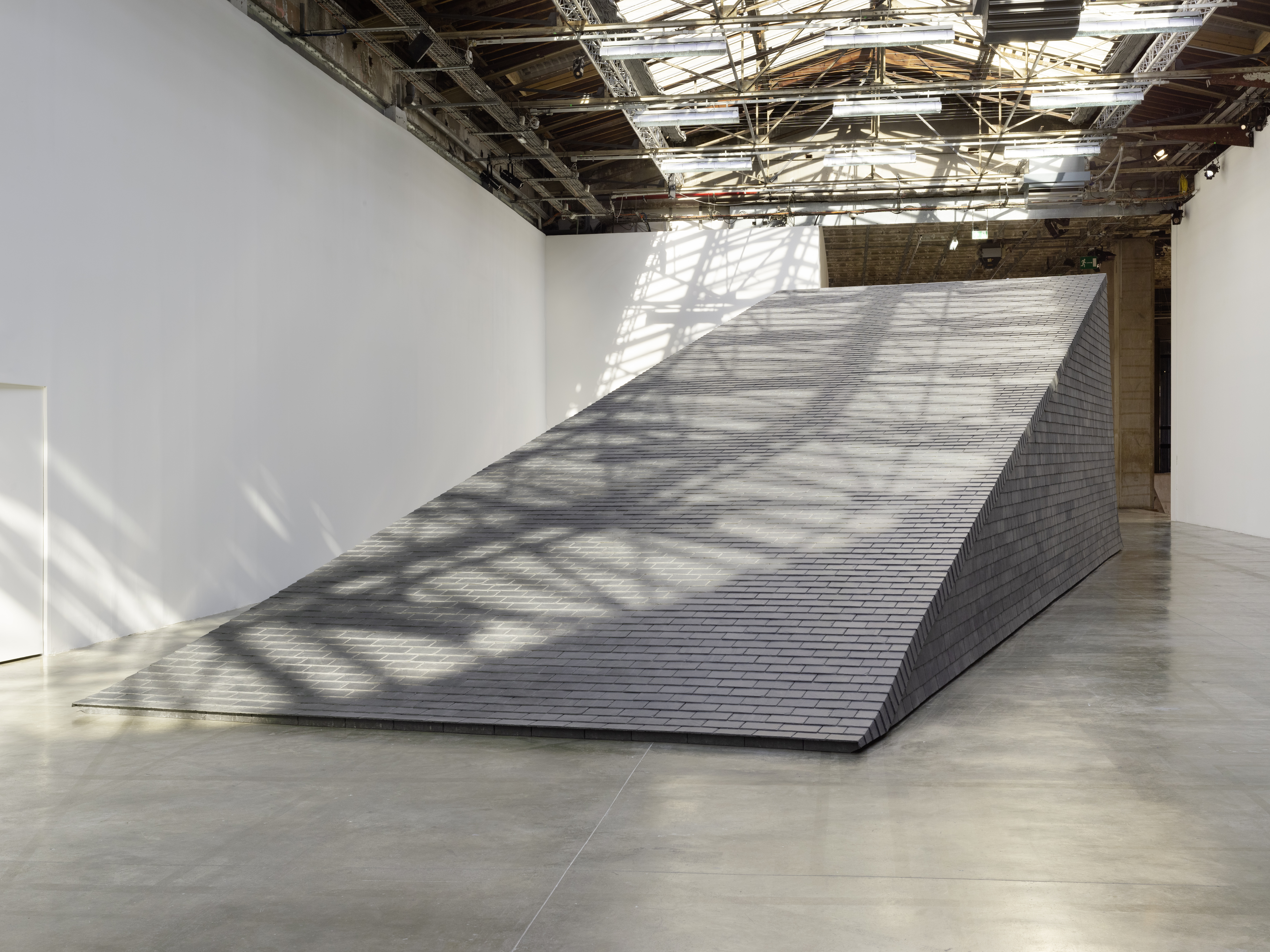 Vue de l’exposition « Amalgam » de Theaster Gates, Palais de Tokyo, 2019. Courtesy de l'artiste. Photographie © André Morin