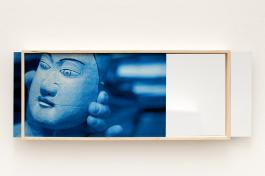 Elise Florenty & Marcel Türkowsky, «gabu, gabu» [mords, mords] - Masque de Terreur: in & out / on & off, 2017. Fusuma Indigo n°2. Impression HD sur aluminium, bois, plexiglas de couleur, miroirs. 48 x 6 x 25 cm; 36 x 6 x 25 cm; 24 x 6 x 25 cm. Courtesy des artistes. Photo A. Mole.