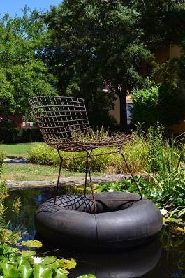 Chaise bouée Bertoia , 2017 © eac.