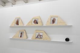 Marie Preston, Coudes (série), 2019, production La Ferme du Buisson, et Line Gigot, Bouche-œil, 2018, production Synesthésie. Photographie © Émile Ouroumov.