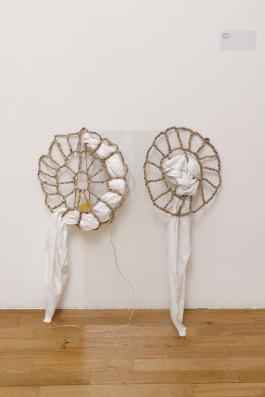 Vue de l’exposition, "Sous couvert du contrôle des ressources", Villa Vassilieff, Paris, 2017. Ndidi Dike, "Maryland", 2017. Courtesy de l’artiste. Image : Aurélien Mole. 