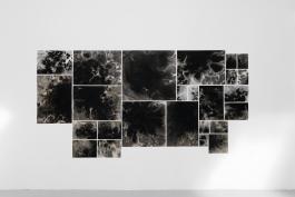Patricia Belli, Tormentas, installation de peintures, 2019. Exposition : Patricia Belli, Ser, sin serlo, Villa Vassilieff, Paris, 2019 Photo : Aurélien Mole. 