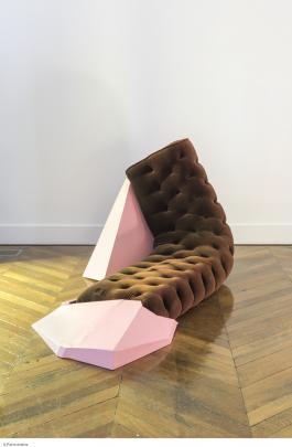 Euridice Zaituna Kala the child was lying on the examination couch…Kaney West, 2018  Production de La Galerie, centre d’art contemporain, Noisy-le-Sec Courtesy de l’artiste  Photo :  Pierre Antoine 2018