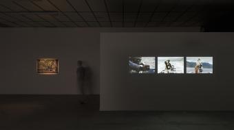 Vue de l'exposition "M’Tsamboro" de Laura Henno, BBB centre d'art, Toulouse, 2017. Courtoisie galerie Les Filles du Calvaire. Photo © Yohann Gozard