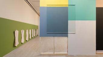 Kapwani Kiwanga, Vue de l’exposition The sum and its parts, 2017. Reva and David Logan Center for the Arts, Chicago. Courtesy de la galerie Jerome Poggi, Paris.