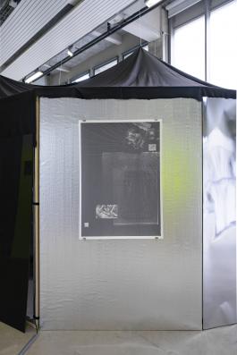 Martha Salimbeni, Moon Landing, 2021 Vue de l’exposition de Jagna Ciuchta, Le pli du ventre cosmique, 2021, Bétonsalon – centre d'art et de recherche, Paris Photo : Jagna Ciuchta © Adagp 2021
