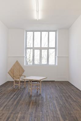 Ein Tisch ohne Brot ist ein Brett, 2015, Production CRAC Alsace, crédits photographiques Aurélien Mole. Courtesy Sophie Nys et Greta Meert, Bruxelles 