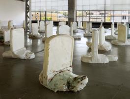 Vue de l’exposition Thu Van Tran, 24 heures à Hanoï, Centre d’art contemporain d’Ivry – le Crédac, 2019. Thu Van Tran, 82 tortues me disent, 2019. Production : Le Crédac et Thu Van Tran. Photo: André Morin / le Crédac.