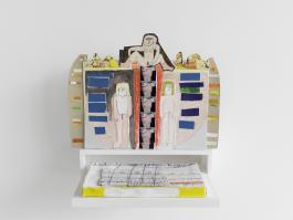 Vue de l’exposition J’aime le rose pâle et les femmes ingrates de Sarah Tritz et 29 artistes invité.e.s, Centre d’art contemporain d’Ivry – le Crédac, 2019. Sarah Tritz, Dorothy (Theater Computer), 2019. © Sarah Tritz / ADAGP, Paris, 2019. Photo : André Morin / le Crédac.