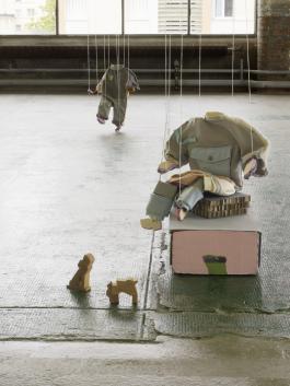 Vue de l’exposition collective J’aime le rose pâle et les femmes ingrates de Sarah Tritz et 29 artistes invité.e.s, Centre d’art contemporain d’Ivry – le Crédac, 2019. Sarah Tritz, TRISTZ INSTITUTT (Jill, Rainn- Gene), 2019. © Sarah Tritz / ADAGP, Paris, 2019. Photo : André Morin / le Crédac.